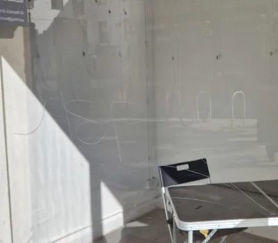 glass scratch graffiti